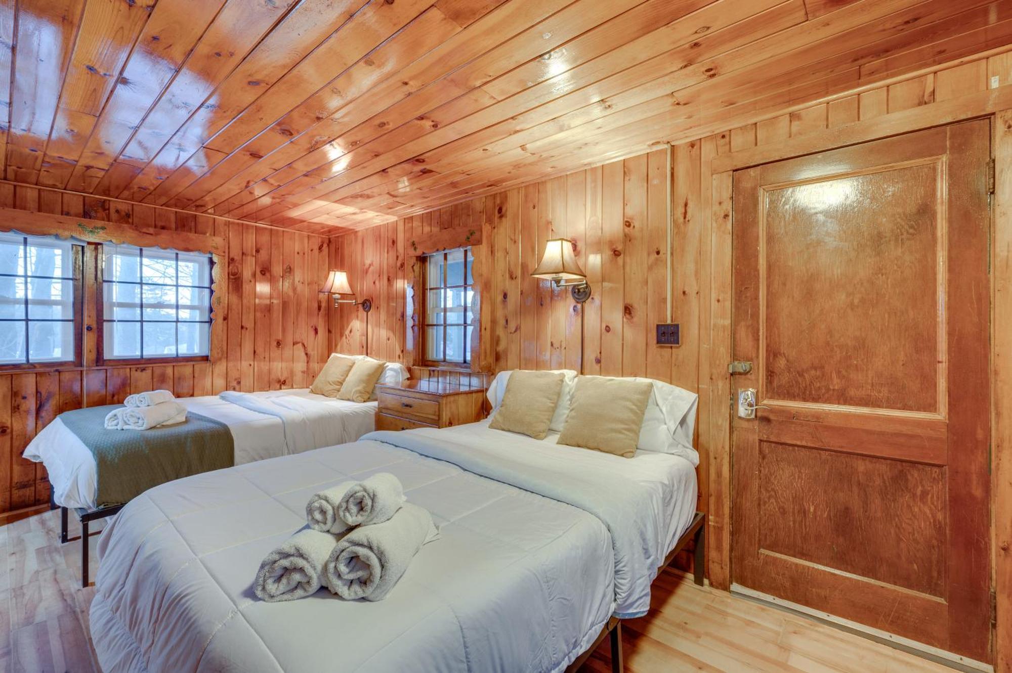 شقة Cozy Laconia Studio With Pool Access - 2 Mi To Lake! المظهر الخارجي الصورة