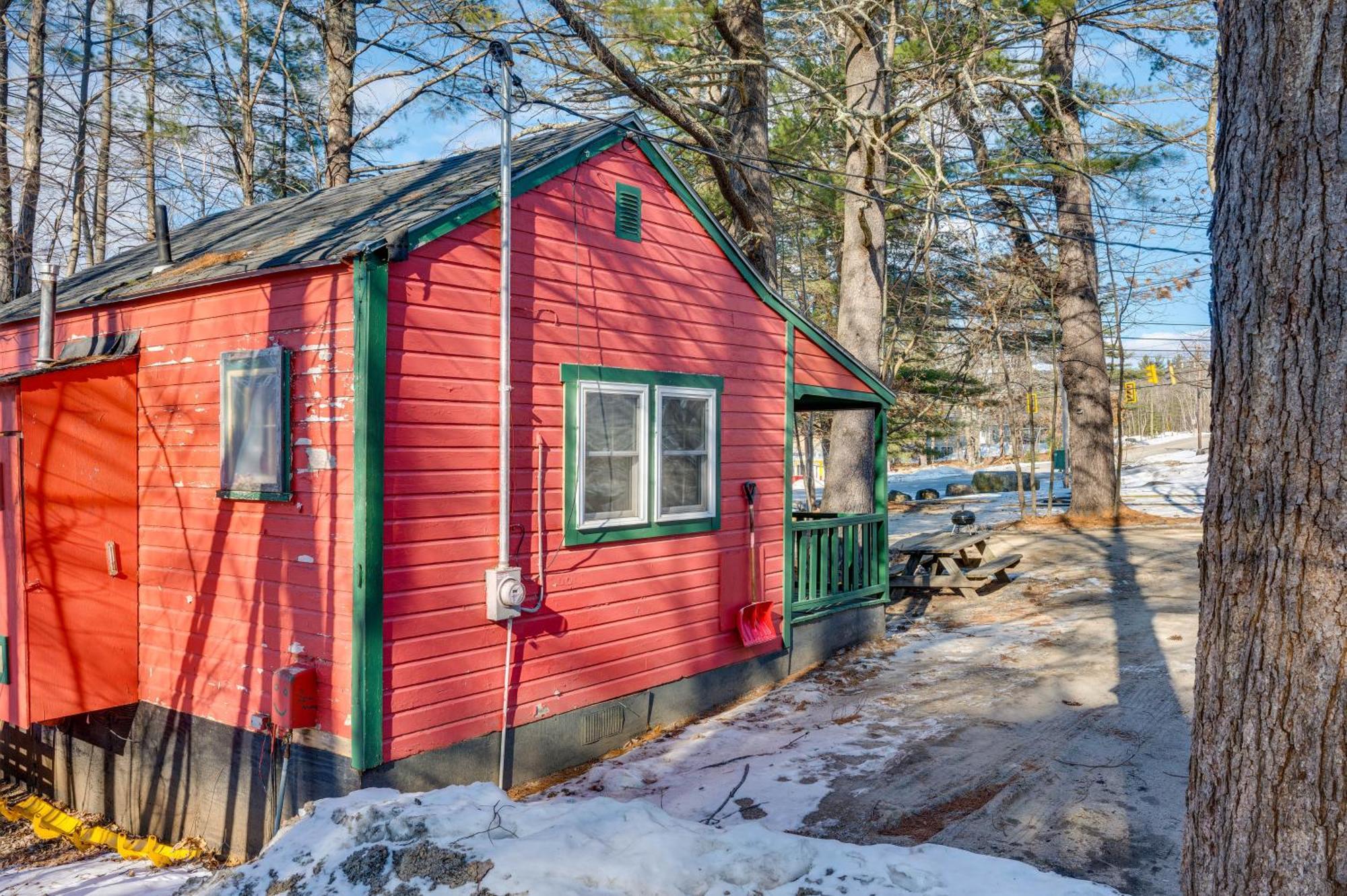 شقة Cozy Laconia Studio With Pool Access - 2 Mi To Lake! المظهر الخارجي الصورة